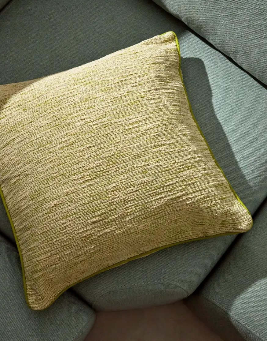 Чехол для подушки  Brisella из жаккарда зелёного цвета 45 x 45 см