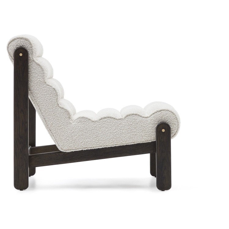Magira Кресло из белой ткани букле и массива дуба с темной отделкой