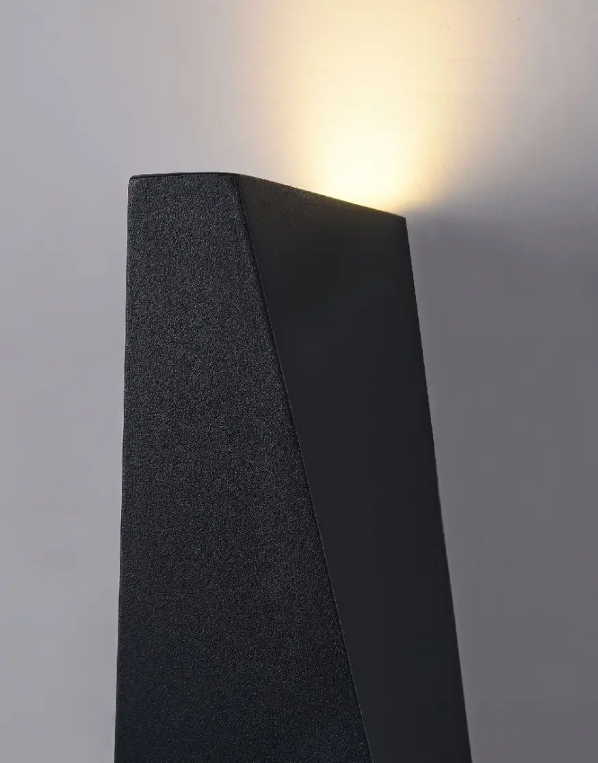 Уличный настенный светодиодный светильник Maytoni Times Square O580WL-L6B